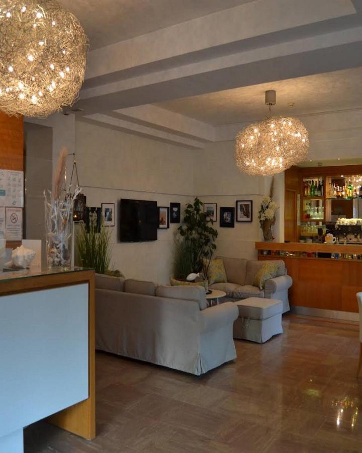Hotel Mon Pays Riccione Exterior photo